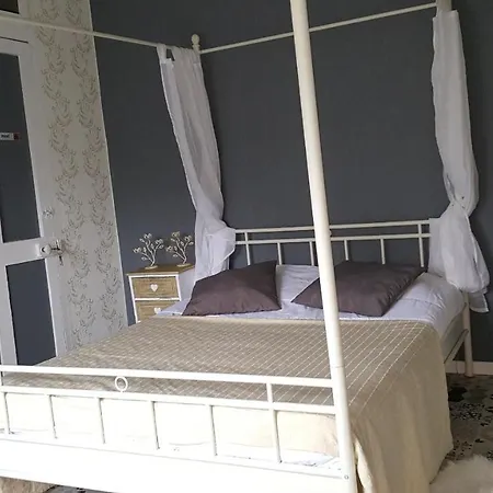 3 Du Chateau De Feschaux